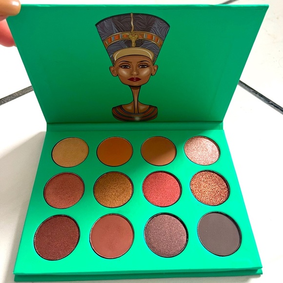 The Nubian by Juvias neutrals eyeshadow pallet NWOT‎ and open unused - Picture 2 of 2